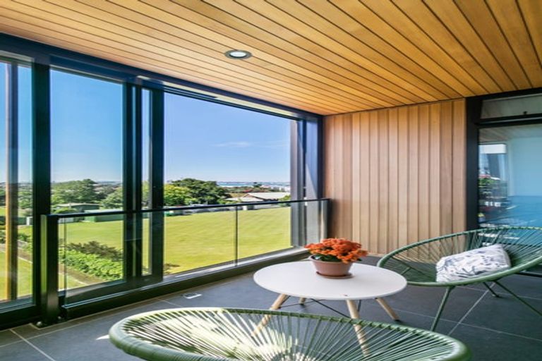 Photo of property in Frank Sargeson Apts, 202/74 Anzac Street, Takapuna, Auckland, 0622