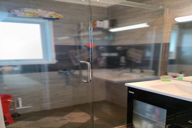 Photo of property in 1/63 Chartwell Avenue, Glenfield, Auckland, 0629