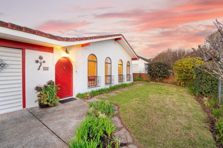 Photo of property in 5 Edgewater Grove, Orewa, 0931