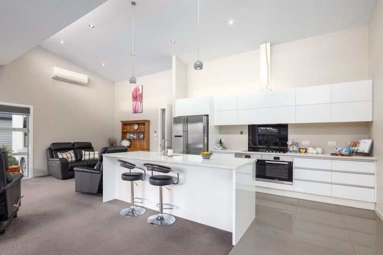 Photo of property in 52 Acacia Avenue, Rangiora, 7400