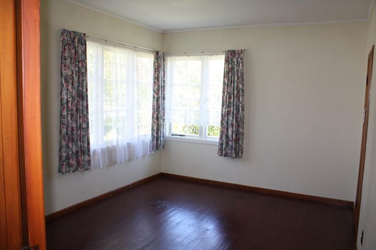 Photo of property in 17 Wilsher Crescent, Henderson, Auckland, 0612