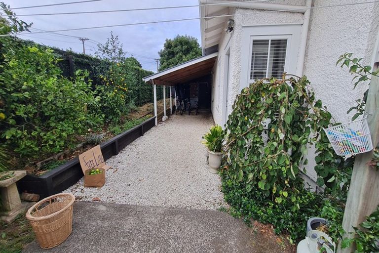 Photo of property in 16 Rossgrove Terrace, Mount Albert, Auckland, 1025