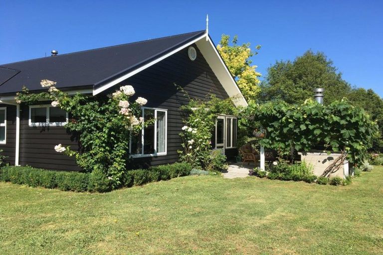 Photo of property in 3668 Cambridge Road, Leamington, Cambridge, 3495