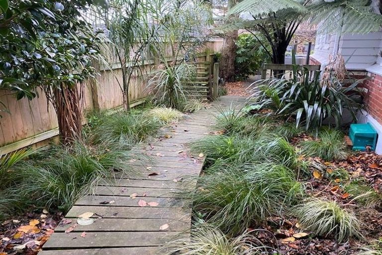 Photo of property in 44 Hathaway Avenue, Boulcott, Lower Hutt, 5010