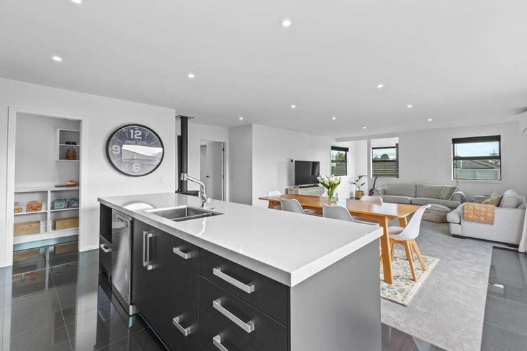 Photo of property in 13a Heta Road, Highlands Park, New Plymouth, 4312