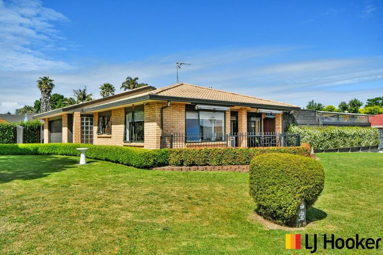 Photo of property in 1 Mull Place, Wattle Downs, Auckland, 2103