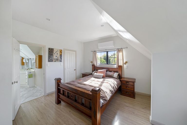 Photo of property in 22 Ranfurly Road, Alfriston, Auckland, 2105