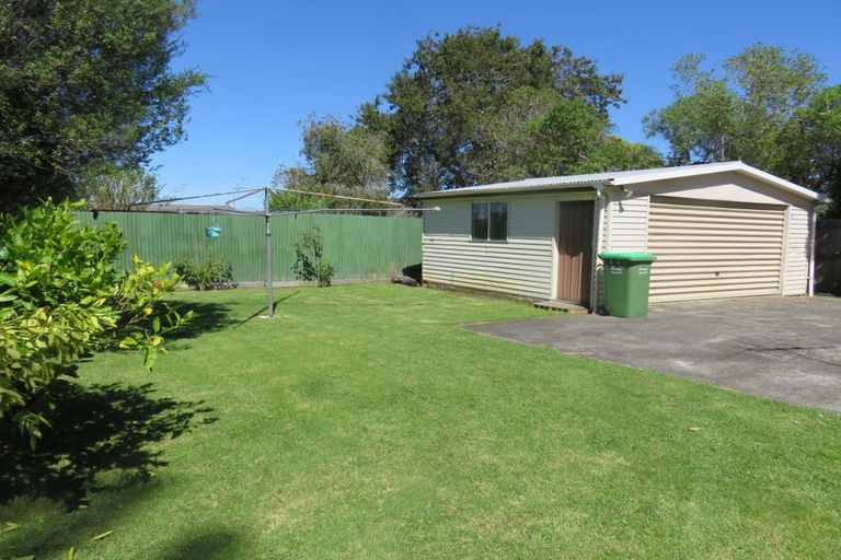 Photo of property in 15 Beihlers Road, Weymouth, Auckland, 2103