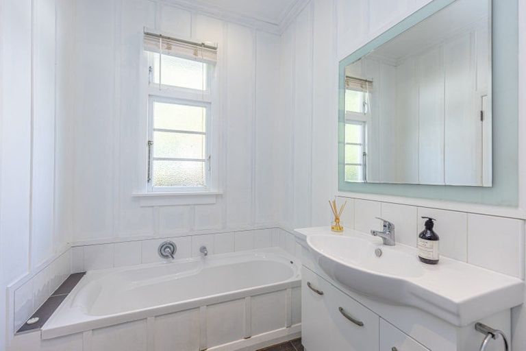 Photo of property in 4 Porritt Street, Saint Johns Hill, Whanganui, 4500