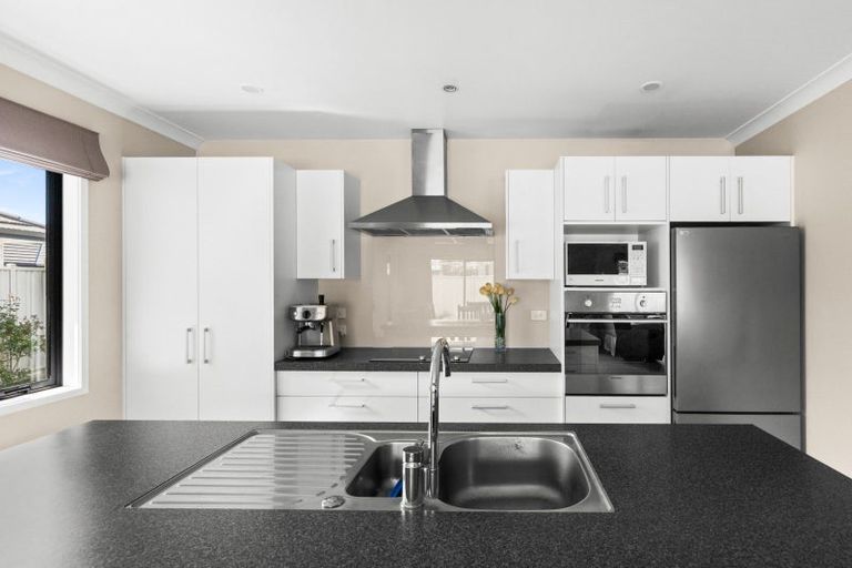 Photo of property in 216 Frimley Oaks, Frimley, Hastings, 4120