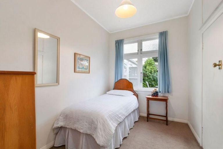 Photo of property in 389 Muritai Road, Eastbourne, Lower Hutt, 5013