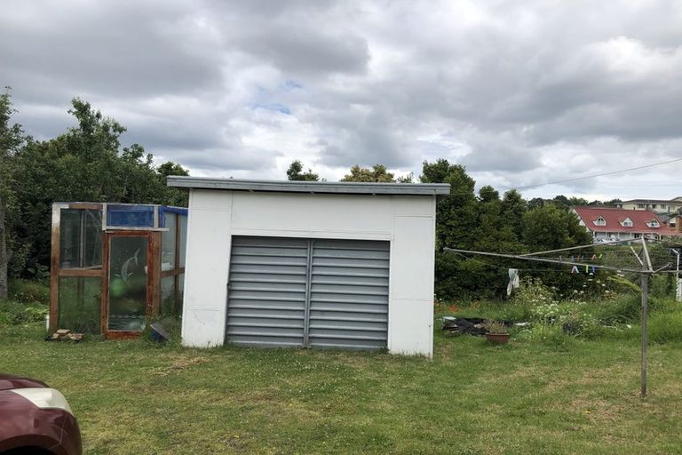 Photo of property in 23 Colwill Road, Massey, Auckland, 0614