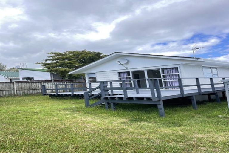Photo of property in 75 Lewisham Street, Highland Park, Auckland, 2010