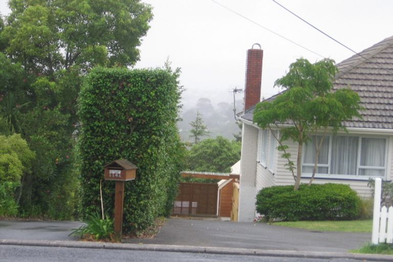 Photo of property in 2/114 Coronation Road, Hillcrest, Auckland, 0627