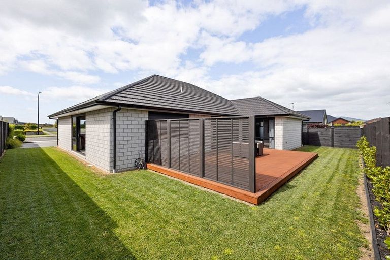 Photo of property in 44 Norfolk Drive, Cambridge, 3434