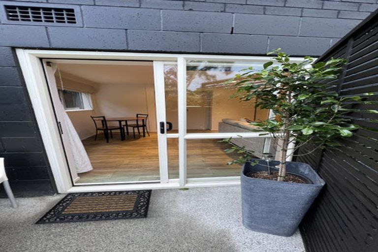 Photo of property in 1/50 La Trobe Street, Pakuranga Heights, Auckland, 2010