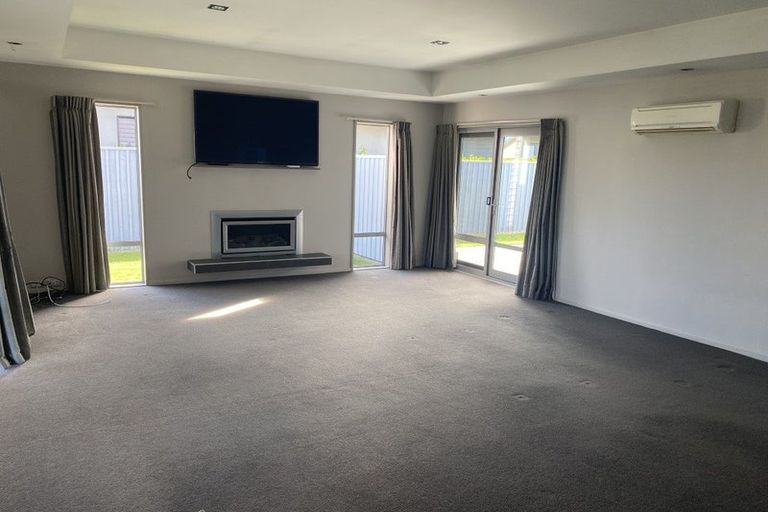 Photo of property in 12 O'dea Place, Burnside, Christchurch, 8053