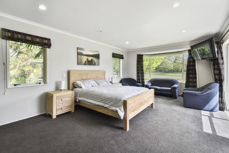 Photo of property in 1 Frank Knight Place, Waiuku, 2123