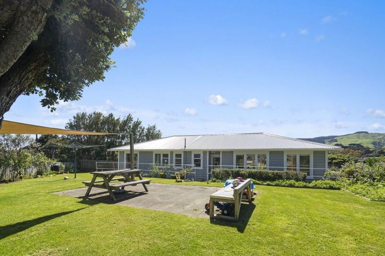 Photo of property in 2 Mascot Street, Tawa, Wellington, 5028