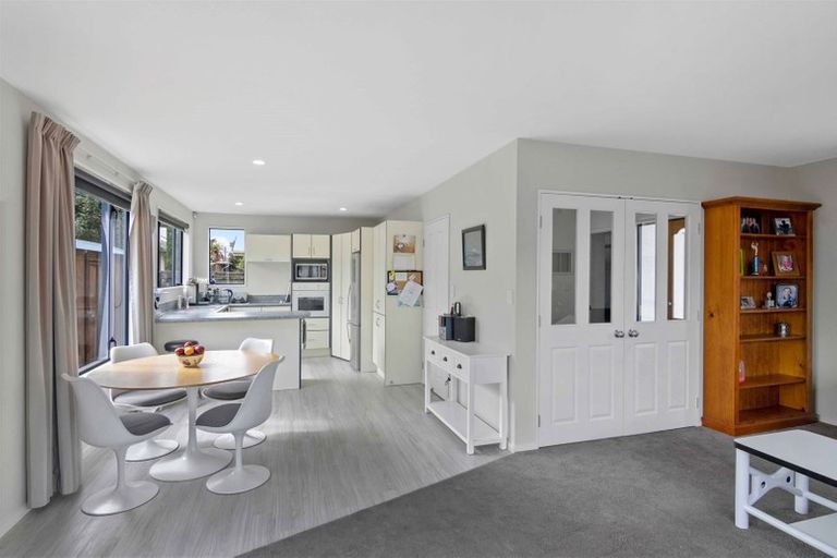 Photo of property in 40a Sawyers Arms Road, Northcote, Christchurch, 8052