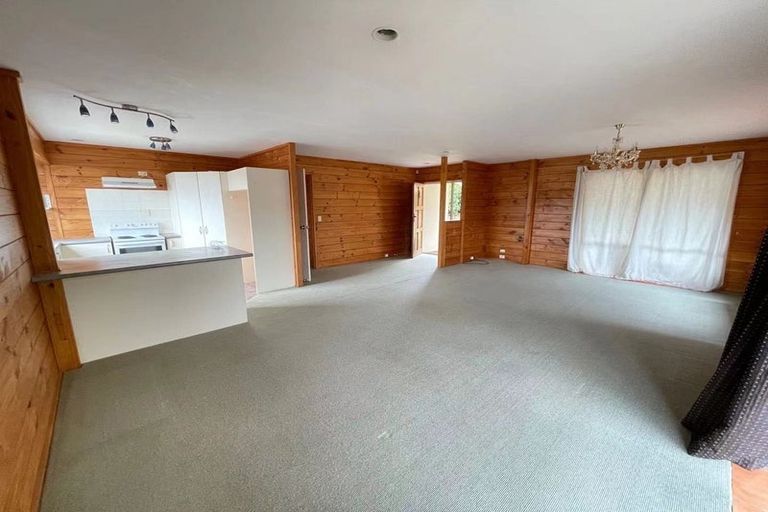 Photo of property in 1 Graham Collins Drive, Windsor Park, Auckland, 0632