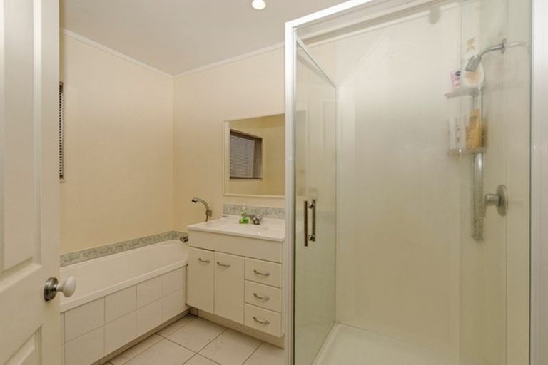 Photo of property in 22 Millstream Drive, Henderson, Auckland, 0610