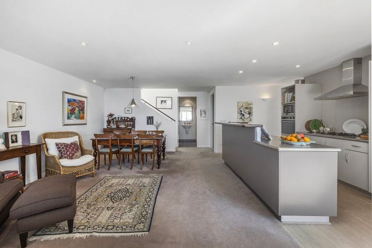 Photo of property in 353a Karaka Bay Road, Karaka Bays, Wellington, 6022