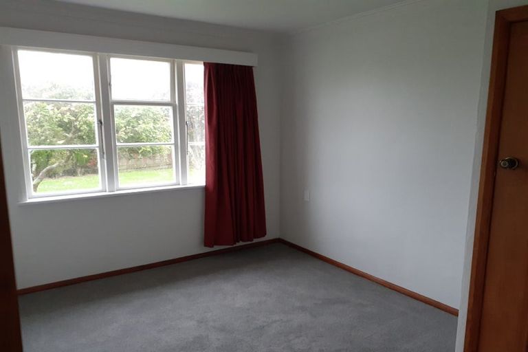 Photo of property in 15 Mako Mako Road, Levin, 5510