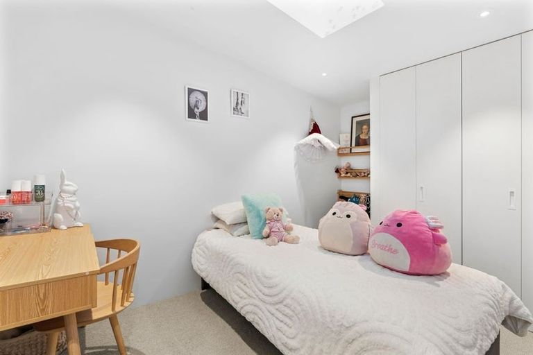 Photo of property in 37 Mount Nicholas Avenue, Wanaka, 9305