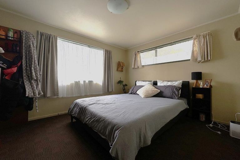 Photo of property in 3 Benita Place, Sunnyvale, Auckland, 0612