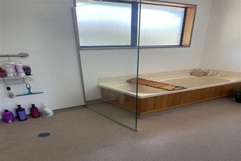 Photo of property in 11a Barnes Road, Redwood, Christchurch, 8051