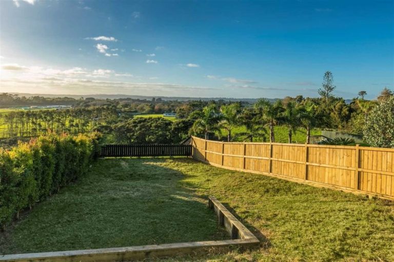 Photo of property in 50 Hobsonville Road, West Harbour, Auckland, 0618