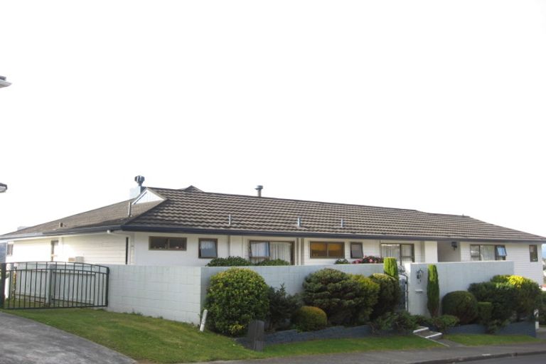 Photo of property in 16 Paparata Street, Karori, Wellington, 6012