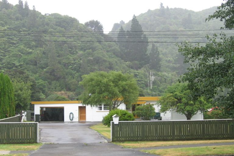 Photo of property in 22 Black Beech Street, Birchville, Upper Hutt, 5018