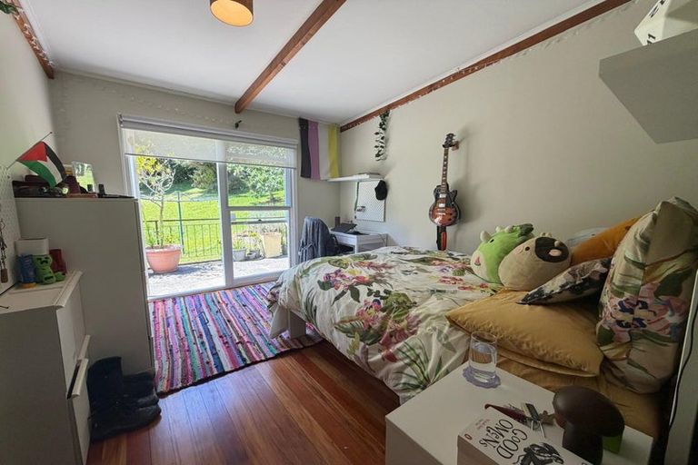 Photo of property in 274 Scenic Drive, Titirangi, Auckland, 0604