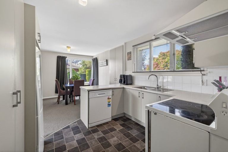 Photo of property in 73 Dunedin Street, Redwood, Christchurch, 8051