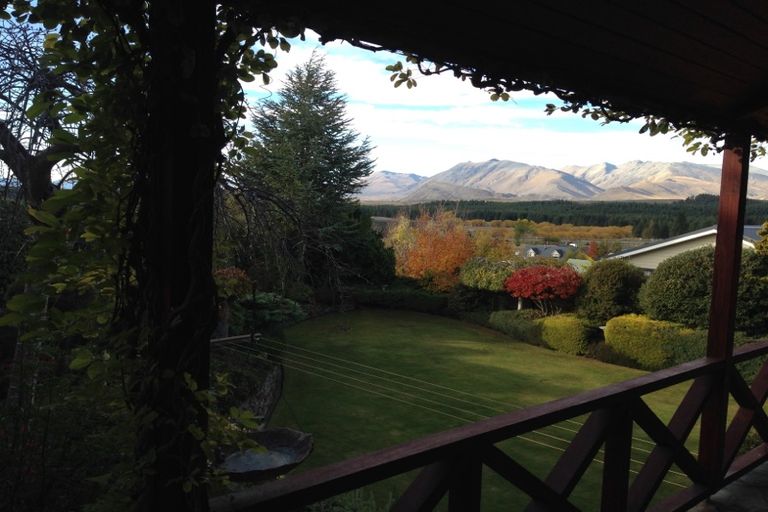 Photo of property in 5 Burnett Place, Lake Tekapo, 7999