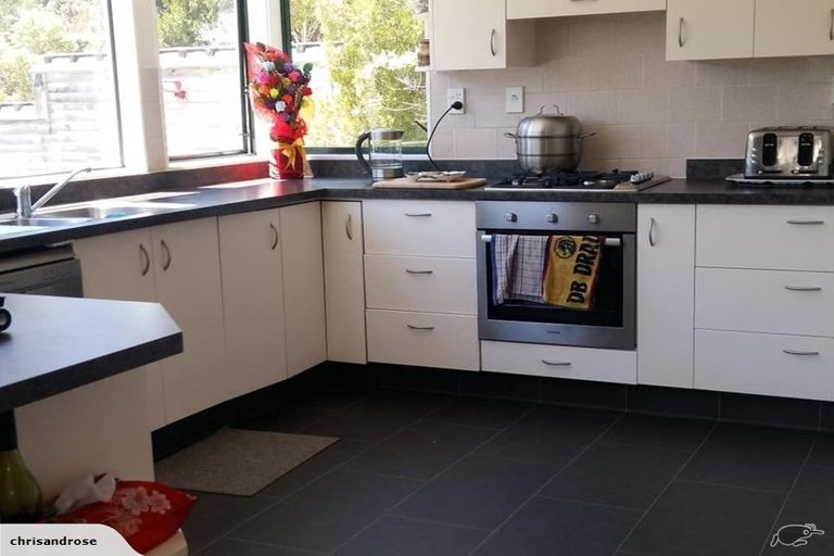 Photo of property in 90 Tawhai Street, Stokes Valley, Lower Hutt, 5019