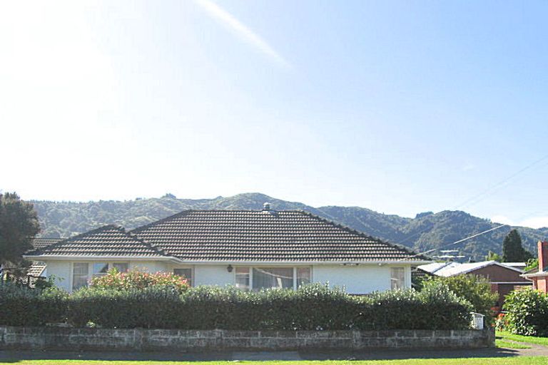 Photo of property in 11 Weka Grove, Elderslea, Upper Hutt, 5018
