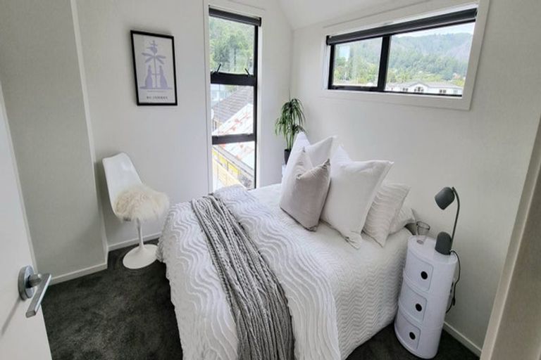 Photo of property in 9/240 Stokes Valley Road, Stokes Valley, Lower Hutt, 5019