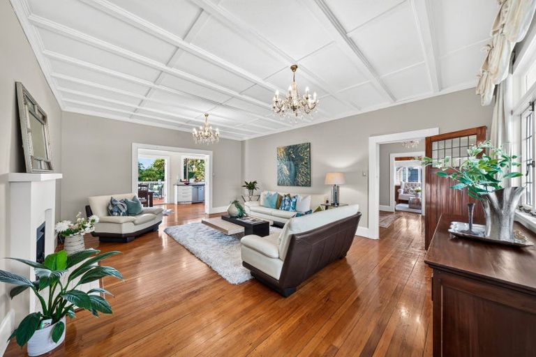 Photo of property in 207 Hurstmere Road, Takapuna, Auckland, 0622