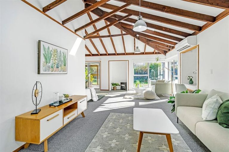 Photo of property in 1/195b Wairakei Road, Bryndwr, Christchurch, 8053