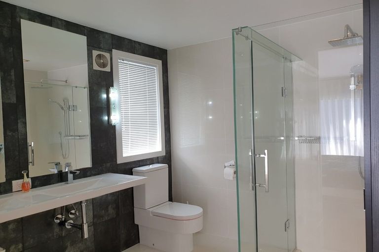 Photo of property in 72 Churchill Road, Murrays Bay, Auckland, 0630