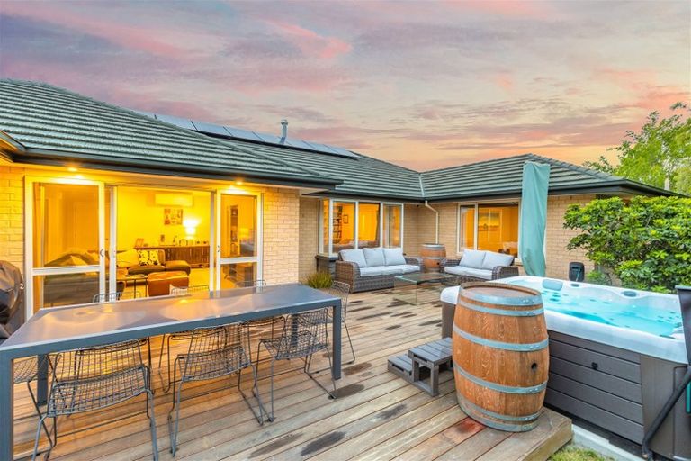 Photo of property in 10 Donovan Place, Aidanfield, Christchurch, 8025