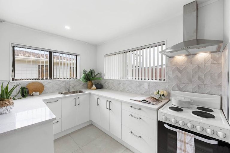 Photo of property in 2/126 Carruth Road, Papatoetoe, Auckland, 2025