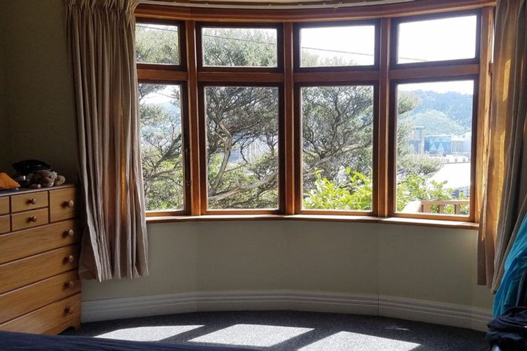 Photo of property in 27 Shannon Street, Mount Victoria, Wellington, 6011