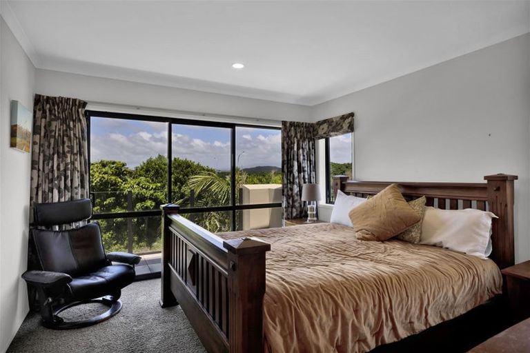 Photo of property in 1b Links Drive, Waiwhakaiho, New Plymouth, 4312