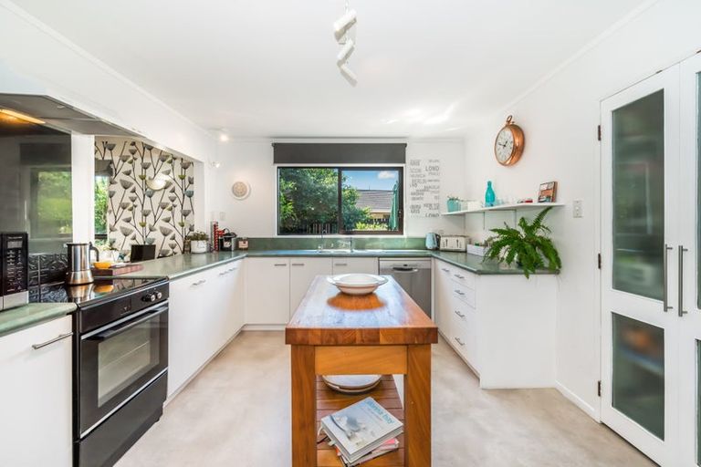 Photo of property in 10 Kanawa Street, Waikanae, 5036