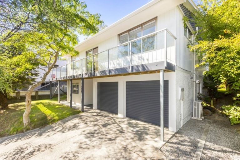 Photo of property in 8 Chichester Drive, Pinehaven, Upper Hutt, 5019