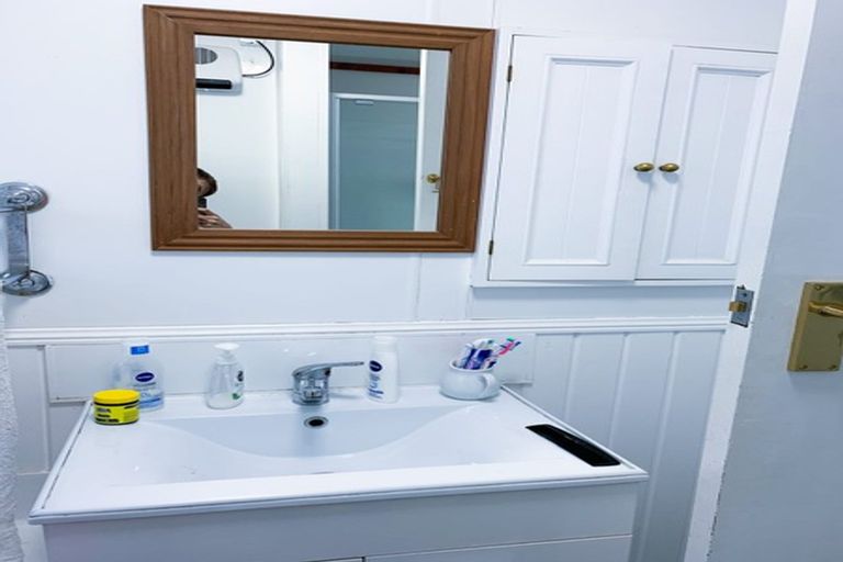 Photo of property in 10 Lomita Road, Johnsonville, Wellington, 6037